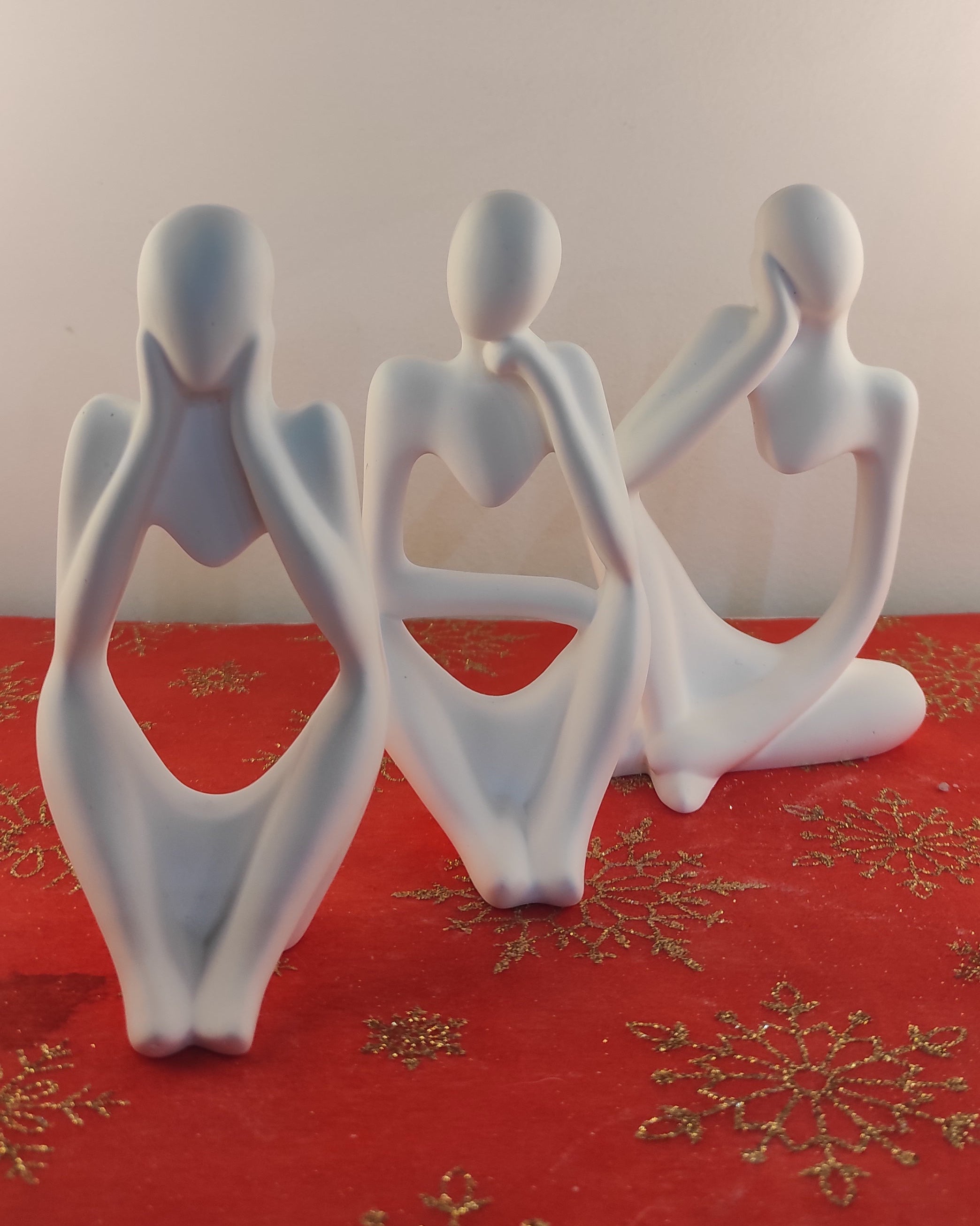 Set de 3 Sculptures Modernes – “Les Penseuses”